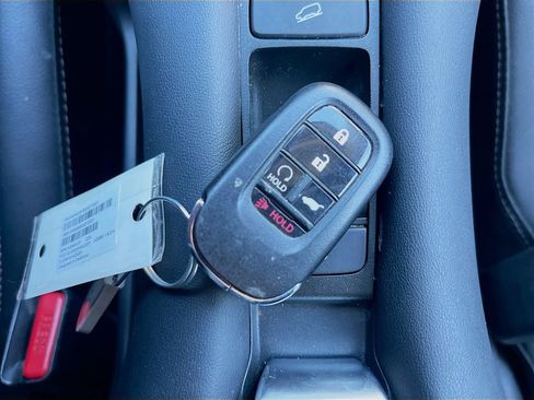 Used 2024 Honda HR-V EX-L image 33