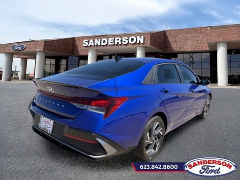 Used 2025 Hyundai Elantra Sport FWD image 3