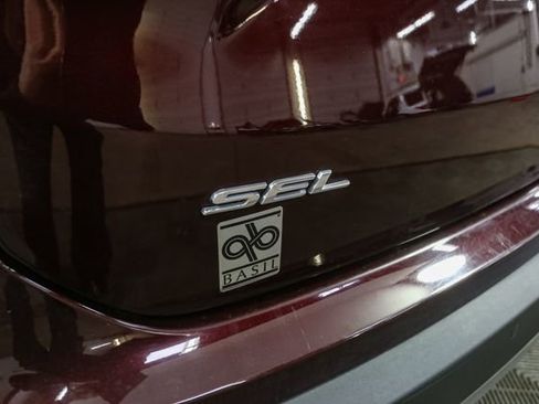 Used 2022 Ford Edge SEL w/ Convenience Package AWD/4WD image 9