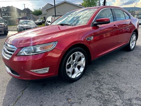 Used 2010 Ford Taurus SHO image 8