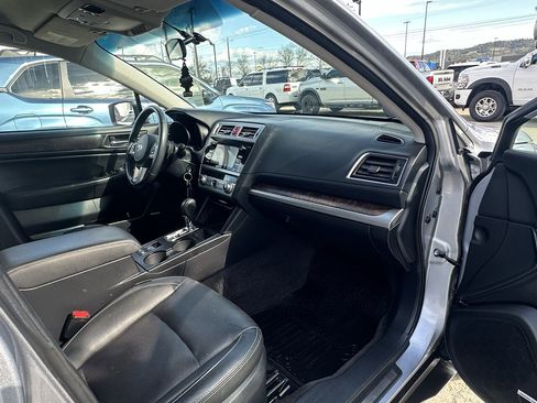 Used 2015 Subaru Outback 2.5i Limited AWD/4WD image 8
