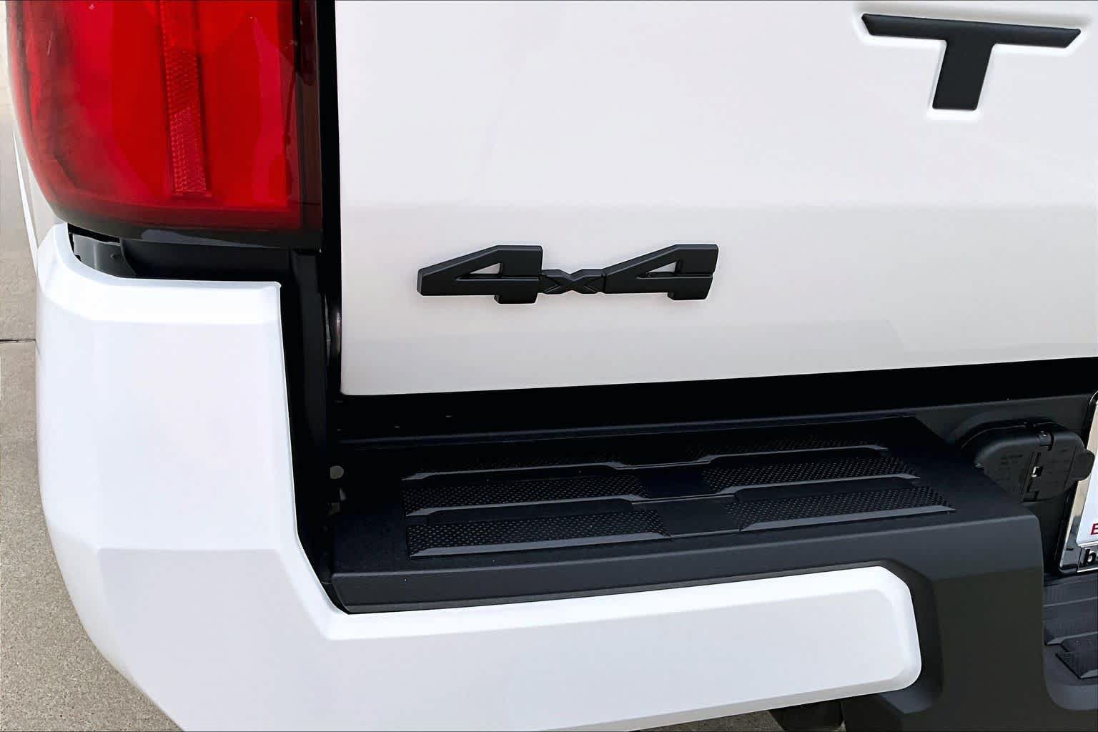 New 2026 Toyota Tacoma SR5 AWD/4WD image 15