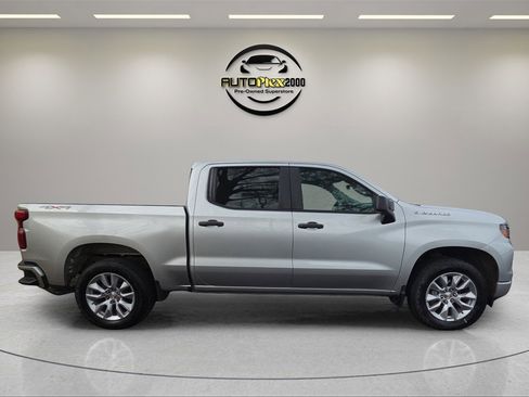 Used 2022 Chevrolet Silverado 1500 Custom image 8