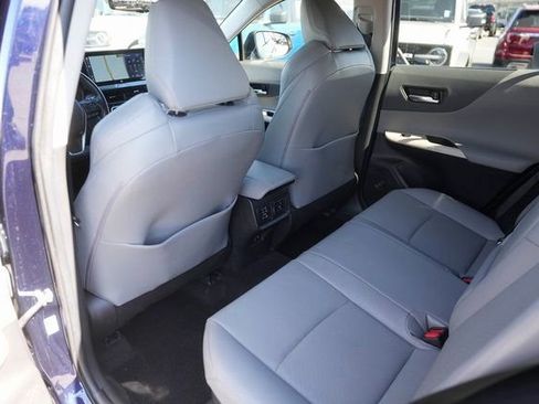 Used 2021 Toyota Venza Limited image 11