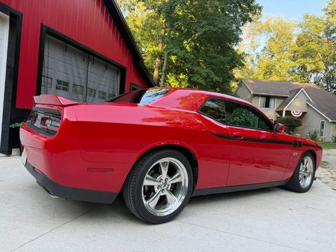 Used 2019 Dodge Challenger R/T RWD image 7