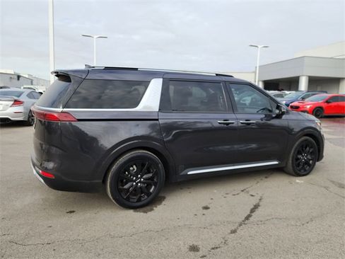 Used 2022 Kia Carnival SX image 2