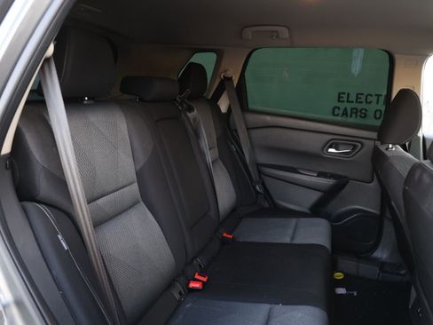 Used 2024 Nissan Rogue SV image 18