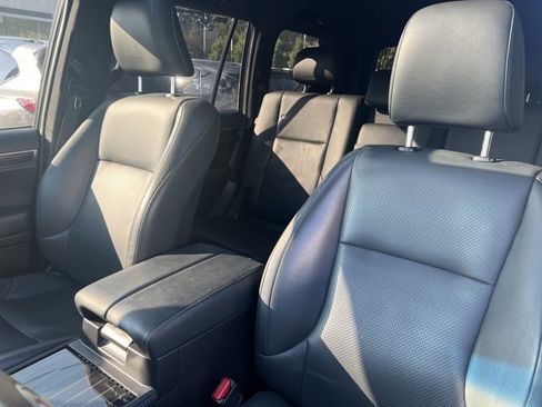 Used 2022 Lexus GX 460 Luxury w/ Accessory Package AWD/4WD image 9