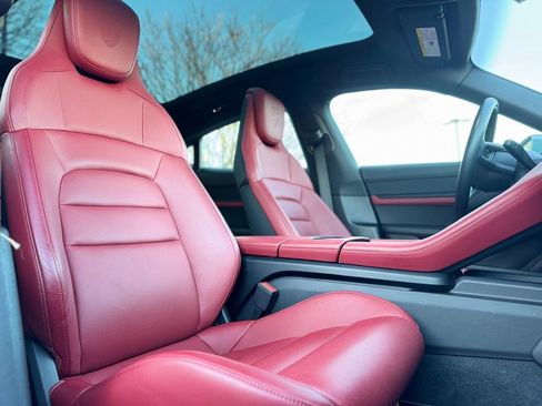 Used 2021 Porsche Taycan image 23