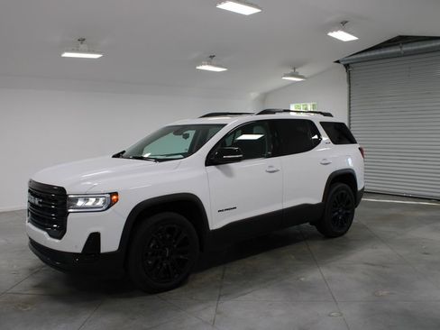 Used 2022 GMC Acadia SLE w/ Driver Convenience Package image 4