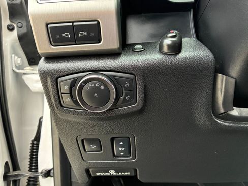 Used 2018 Ford F250 Platinum w/ Platinum Ultimate Package AWD/4WD image 29