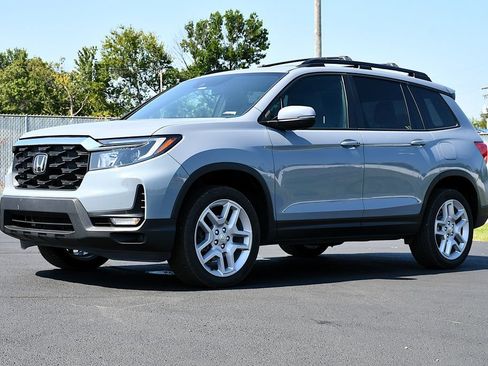 Used 2024 Honda Passport EX-L image 3