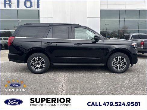 New 2026 Ford Expedition Active image 2