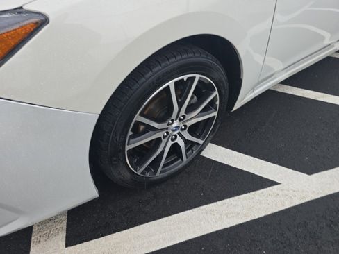 Used 2017 Subaru Impreza 2.0i Limited image 11