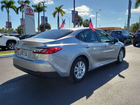 Used 2025 Toyota Camry LE image 12