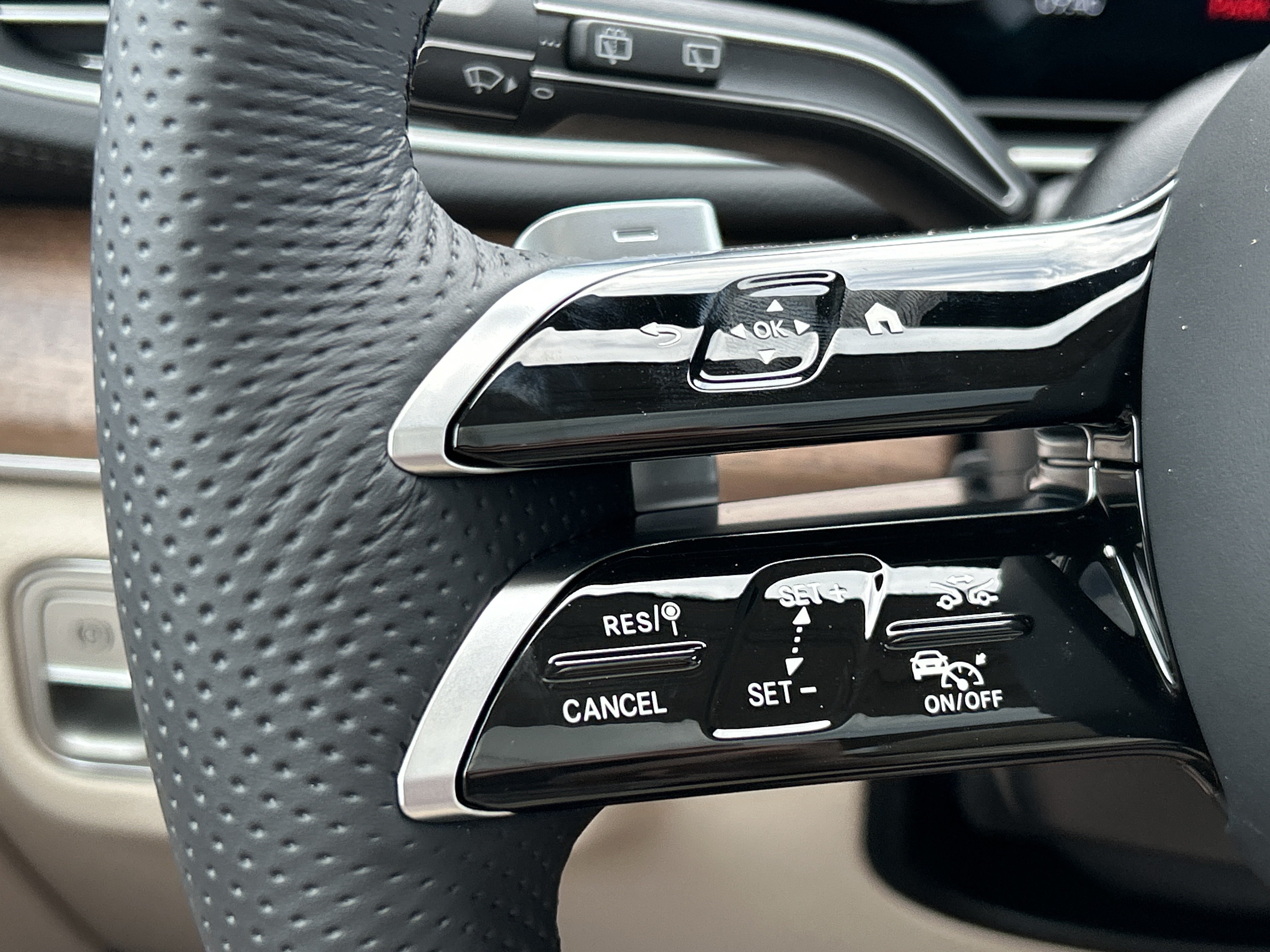 New 2026 Mercedes-Benz GLS 450 4MATIC image 26