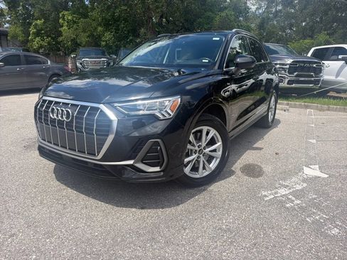 Used 2025 Audi Q3 2.0T Premium AWD/4WD image 2