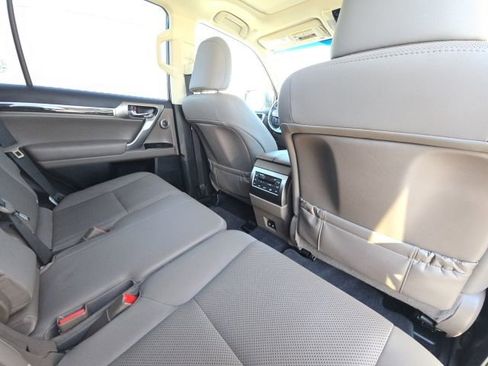 Used 2022 Lexus GX 460 Premium image 17