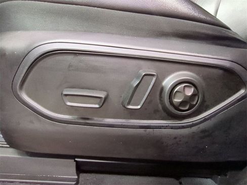 Used 2024 Jeep Grand Cherokee L Limited image 12