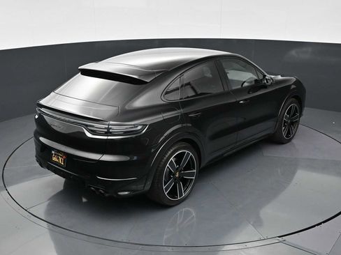 Certified 2023 Porsche Cayenne GTS AWD/4WD image 36