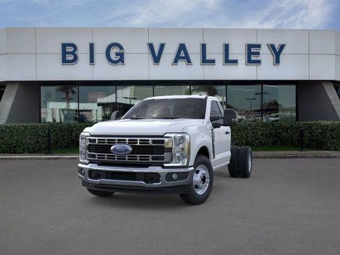 New 2026 Ford F350 XL w/ XL Chrome Package image 2