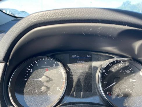 Used 2019 Nissan Rogue SL w/ Premium Package AWD/4WD image 10