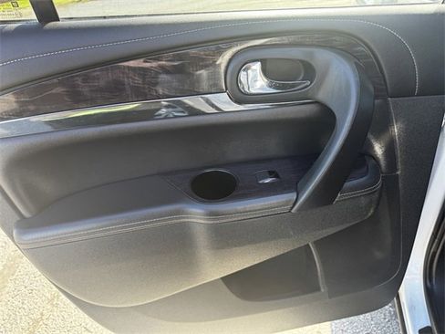 Used 2017 Buick Enclave Premium w/ Enclave Sport Touring Edition image 21