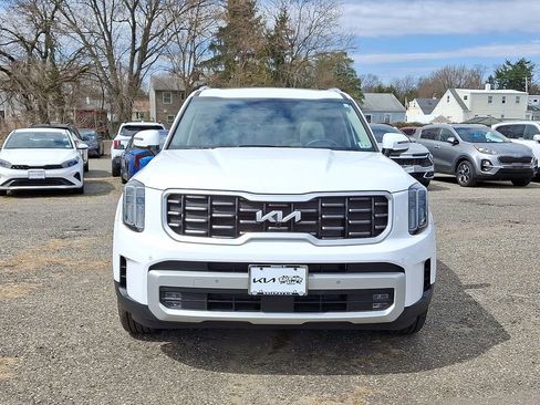 Used 2025 Kia Telluride SX w/ SX Captain's Chair Package image 2