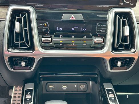 Used 2023 Kia Sorento SX Prestige image 22