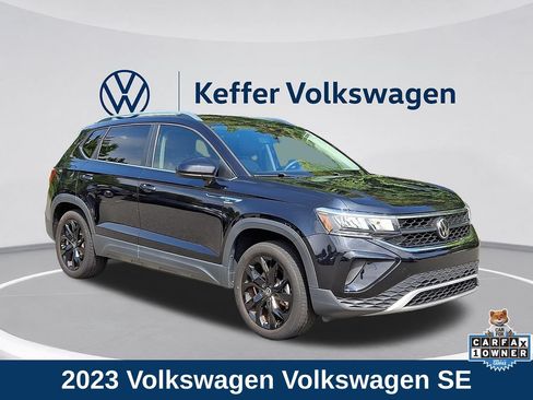 Used 2023 Volkswagen Taos SE AWD/4WD image 1