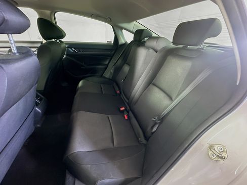 Used 2018 Honda Accord EX image 27
