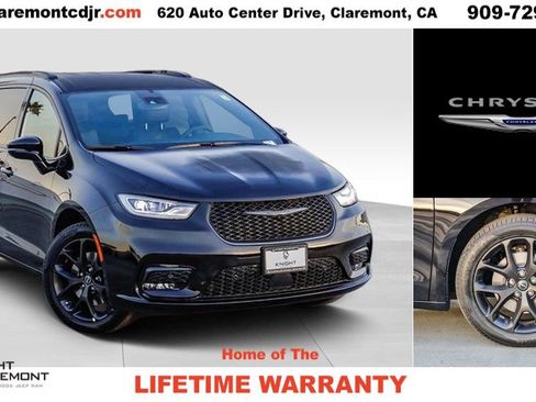 New 2026 Chrysler Pacifica Select w/ S Appearance Package image 1