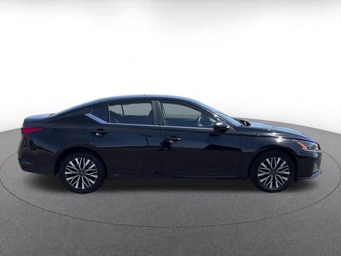 Used 2026 Nissan Altima 2.5 SV FWD image 15