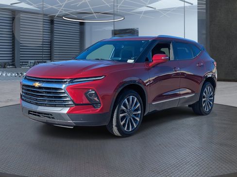 Used 2023 Chevrolet Blazer Premier w/ Enhanced Convenience Package image 2