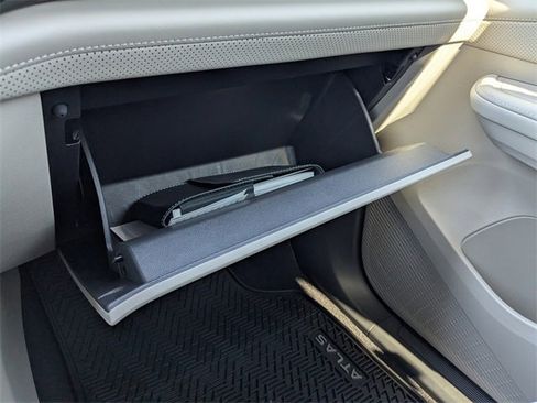 New 2026 Volkswagen Atlas SE image 28