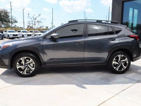 Used 2025 Subaru Crosstrek 2.0i Premium image 7