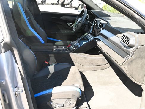 Used 2024 Lamborghini Urus Performante AWD/4WD image 55