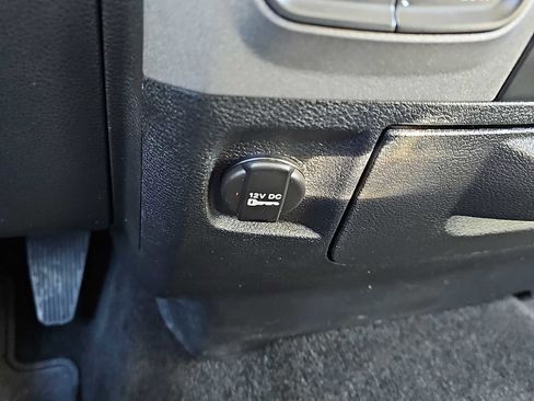 Used 2016 RAM 1500 Express image 25