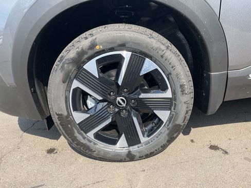New 2026 Nissan Kicks SV AWD/4WD image 17
