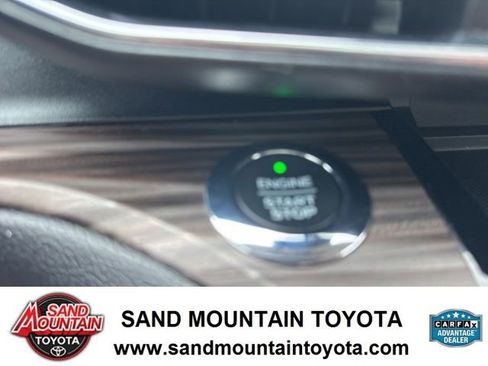 Used 2021 Ford Explorer Limited w/ Equipment Group 301A image 19