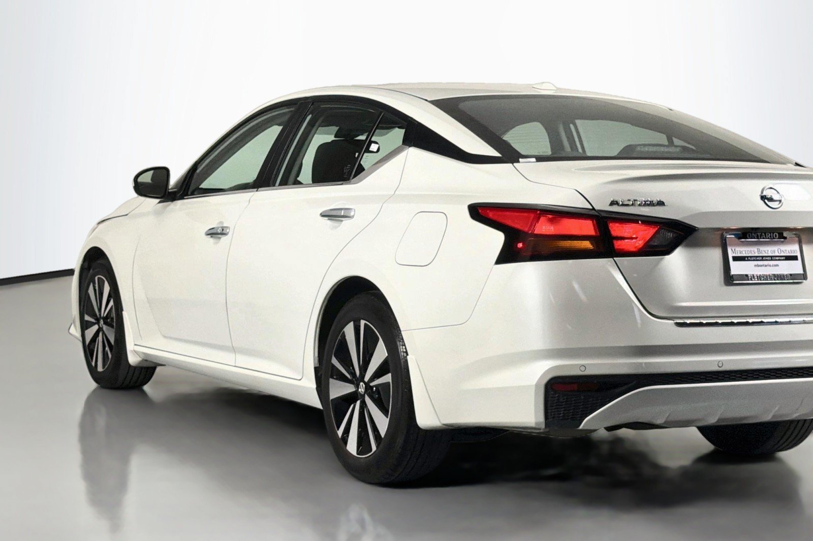 Used 2022 Nissan Altima 2.5 SV FWD image 16