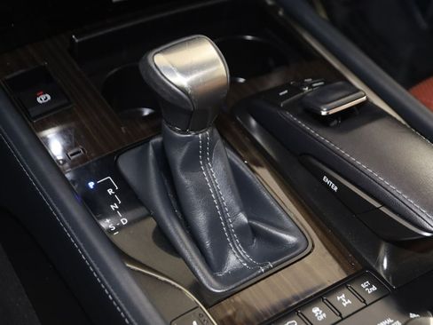 Used 2020 Lexus LX 570 4WD w/ Luxury Package image 7