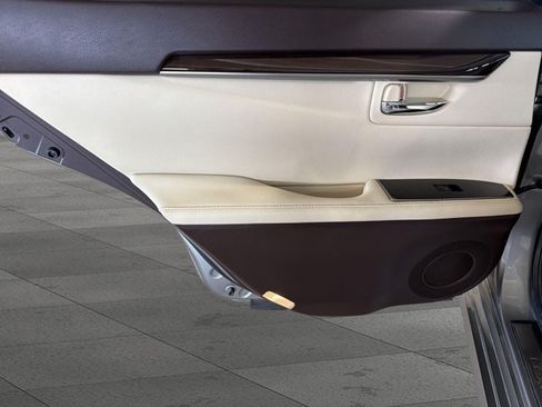Used 2018 Lexus ES 350 w/ Luxury Package w/Wood Trim FWD image 12
