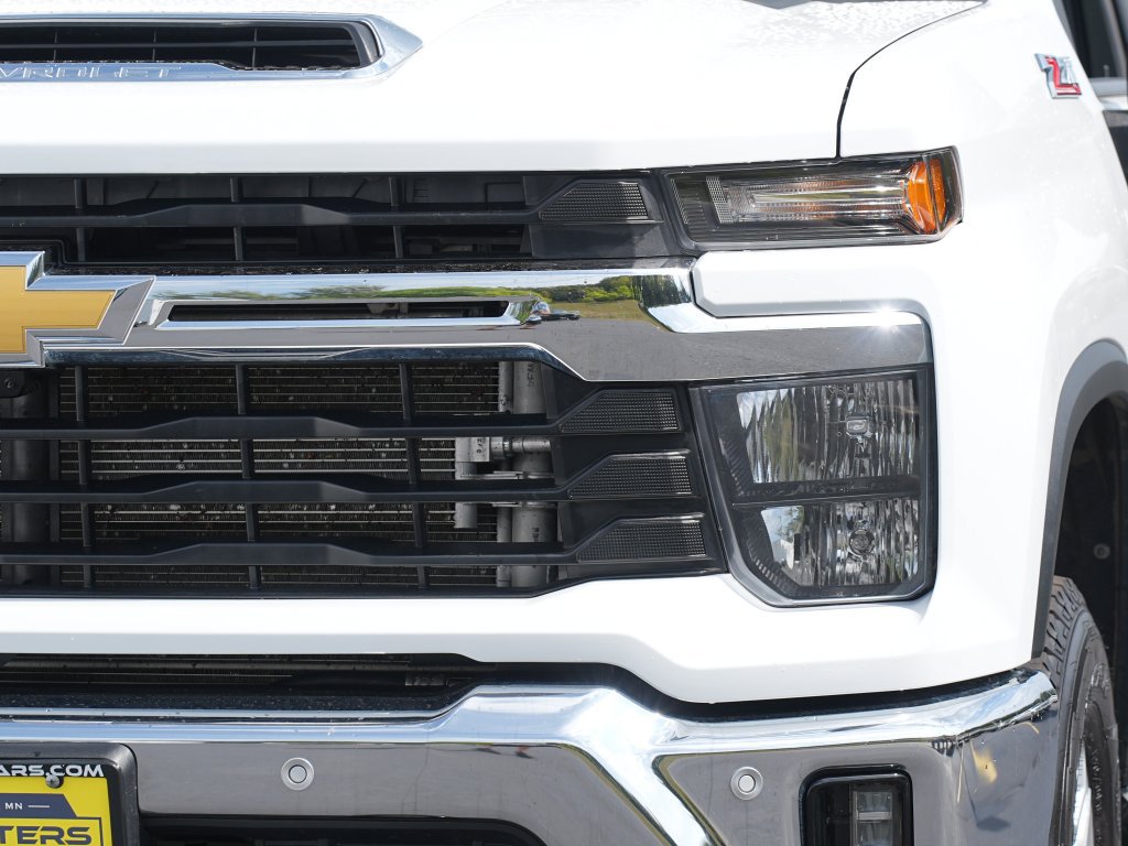 Certified 2025 Chevrolet Silverado 3500 LT w/ All Star Edition AWD/4WD image 9