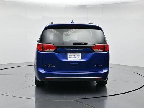 Used 2020 Chrysler Pacifica Limited FWD image 8