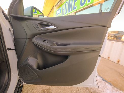 Used 2024 Buick Encore GX Sport Touring image 17