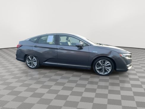 Used 2018 Honda Clarity Plug-In Hybrid image 2