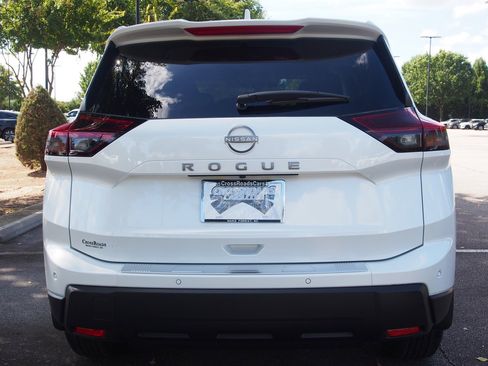 Used 2026 Nissan Rogue SV FWD image 6