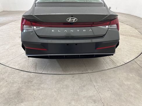 Used 2025 Hyundai Elantra SEL FWD image 23