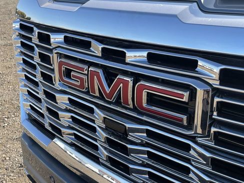New 2026 GMC Sierra 2500 Denali w/ Technology Package AWD/4WD image 29